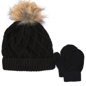 🆕 Starting Out Infant cable Knit Pom Beanie w/ Mittens Color: Black
